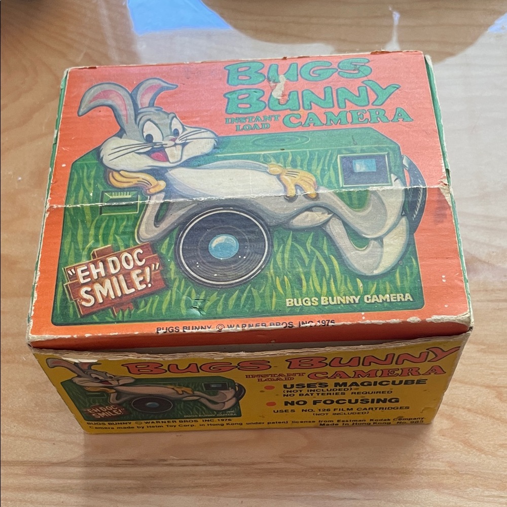 Bugs Bunny Instant Load Camera - Orange/Green Collector Box